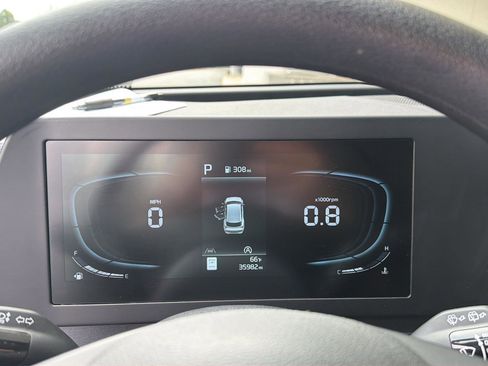 Used 2025 Kia Sportage LX FWD image 20