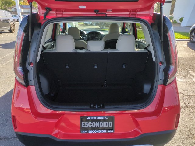 Certified 2025 Kia Soul LX w/ LX Technology Package FWD image 31