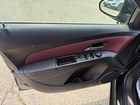 Used 2014 Chevrolet Cruze LT FWD image 11