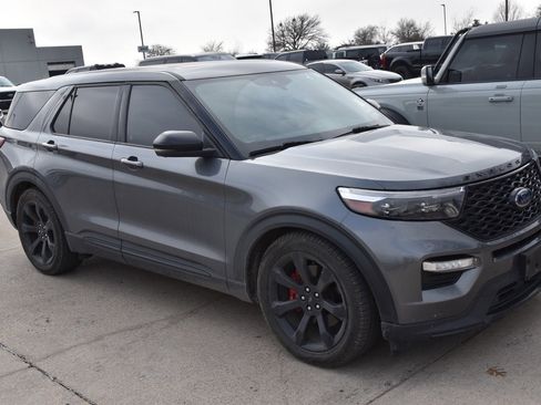 Certified 2022 Ford Explorer ST w/ Equipment Group 401A image 4