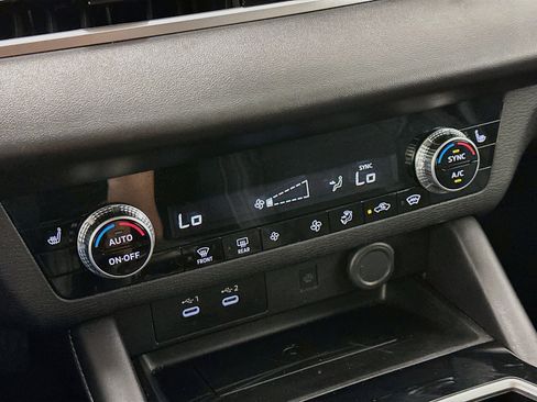 Used 2025 Mitsubishi Outlander SE AWD/4WD image 24