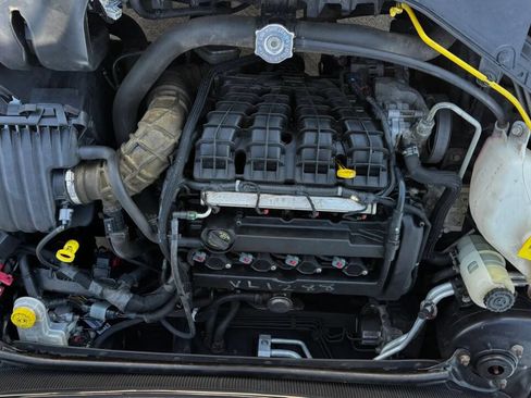 Used 2014 Dodge Avenger SE image 24