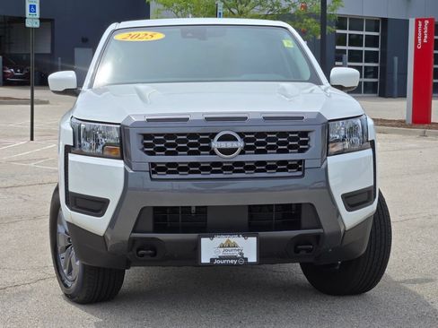 Used 2025 Nissan Frontier SV AWD/4WD image 3