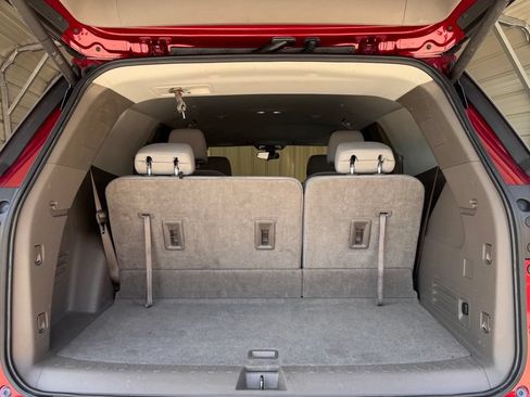 Used 2020 Chevrolet Traverse LT FWD image 14