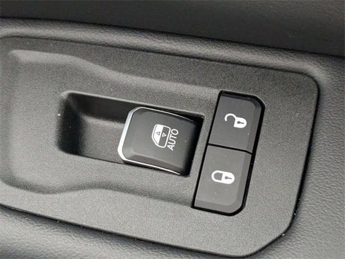 Certified 2025 RAM 1500 Limited image 38