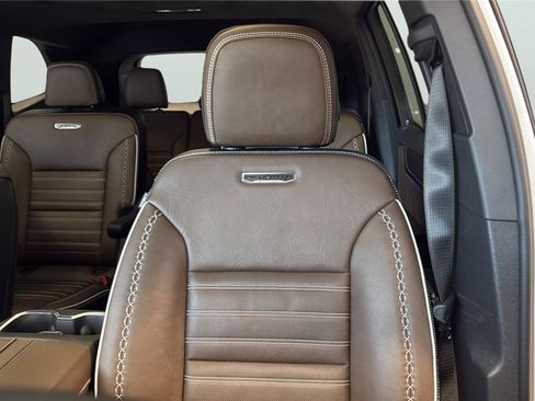 Used 2026 GMC Acadia Denali Ultimate w/ LPO, Floor Liner Package AWD/4WD image 31