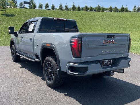 Used 2024 GMC Sierra 2500 AT4 w/ AT4 Premium Plus Package AWD/4WD image 3