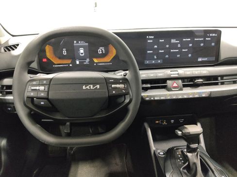 Used 2025 Kia K4 FWD image 22