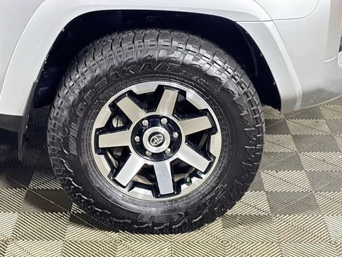 Used 2021 Toyota 4Runner TRD Off-Road Premium w/ Moonroof Package AWD/4WD image 24
