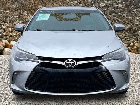Used 2015 Toyota Camry XSE image 3