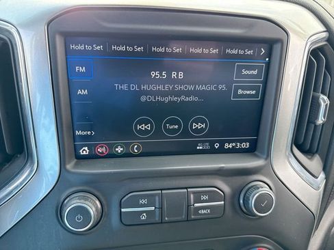 Used 2020 Chevrolet Silverado 1500 LT AWD/4WD image 16