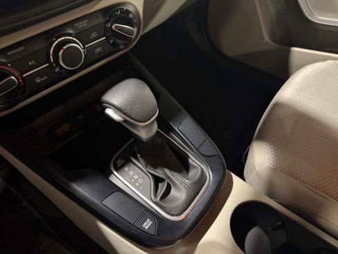 Used 2025 Kia Soul LX w/ LX Technology Package image 36