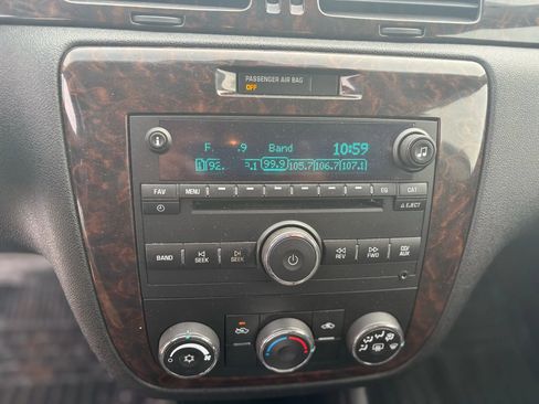 Used 2014 Chevrolet Impala Limited LS image 17