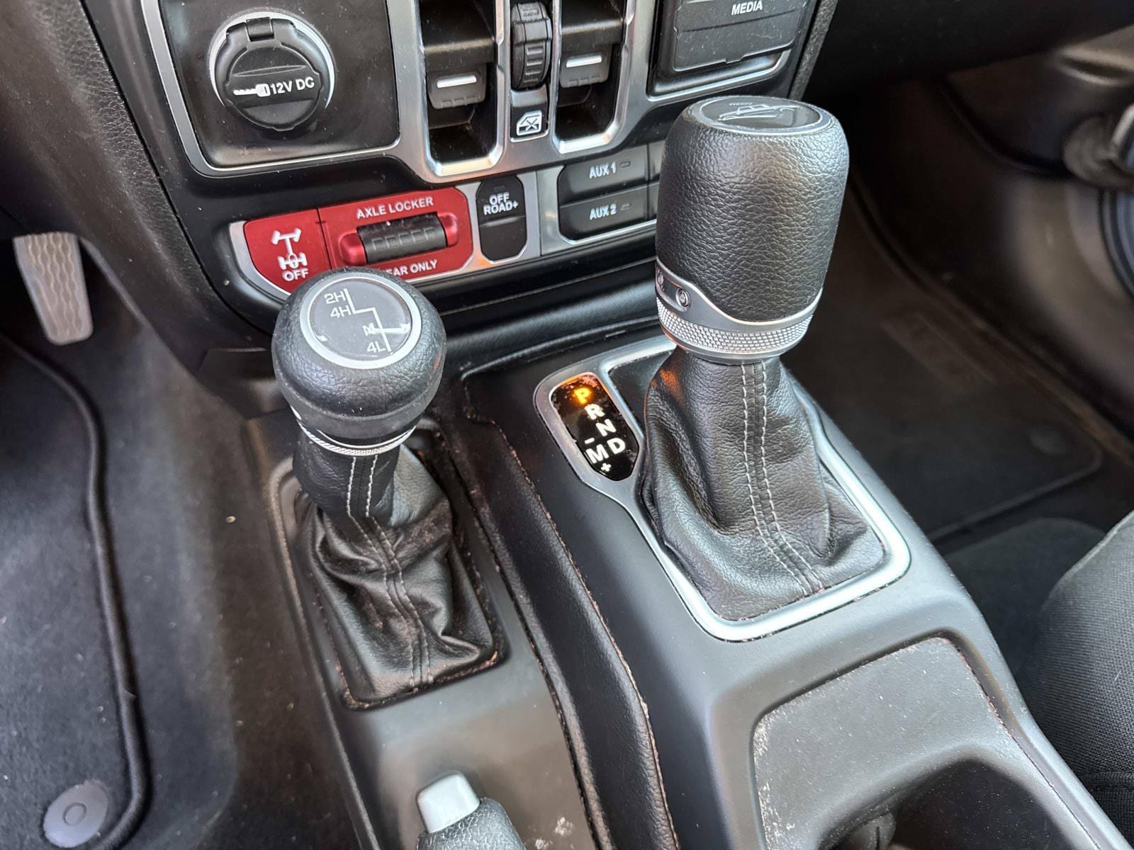 Used 2026 Jeep Gladiator Mojave AWD/4WD image 36