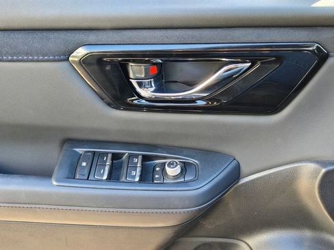 Used 2025 Subaru Forester Limited image 30