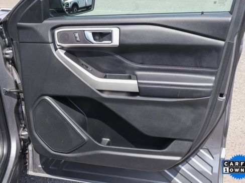 Used 2021 Ford Explorer XLT image 35