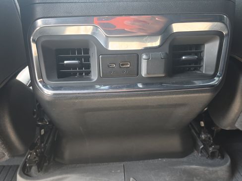 Used 2022 GMC Sierra 2500 AT4 w/ AT4 Premium Plus Package AWD/4WD image 22
