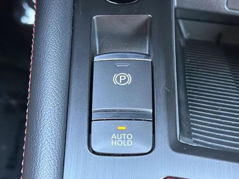 Certified 2025 Nissan Kicks SR w/ SR Premium Package FWD image 10