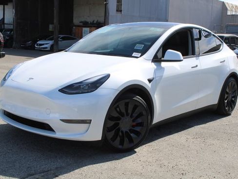 Used 2022 Tesla Model Y Performance AWD/4WD image 11