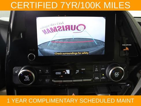Used 2024 Toyota Highlander XLE AWD/4WD image 25
