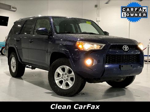 Used 2014 Toyota 4Runner SR5 AWD/4WD image 2