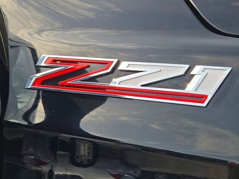 Used 2023 Chevrolet Suburban Z71 w/ Luxury Package AWD/4WD image 8