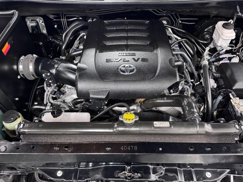 Used 2013 Toyota Tundra Limited w/ Memory Pkg AWD/4WD image 18