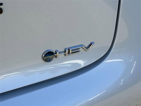 Used 2025 Toyota Prius LE image 30