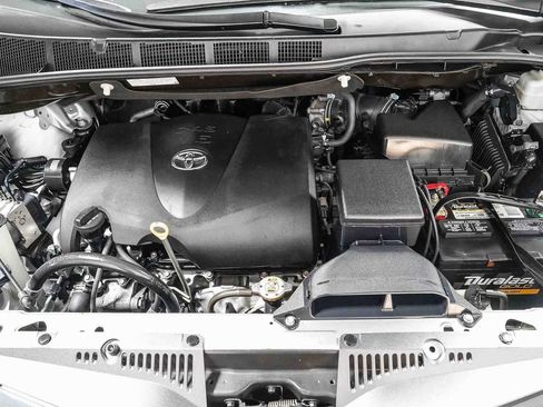 Certified 2020 Toyota Sienna XLE w/ XLE Navigation Package FWD image 28