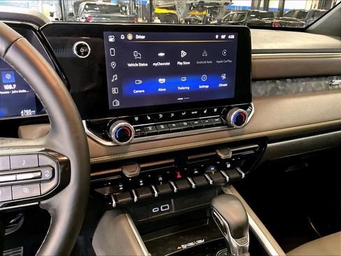 Used 2025 Chevrolet Colorado ZR2 w/ Midnight Edition image 18