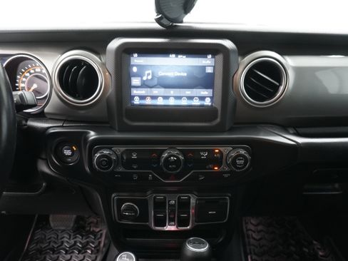 Used 2020 Jeep Wrangler Unlimited Sahara image 21