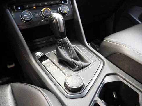 Used 2021 Volkswagen Tiguan SE R-Line image 22