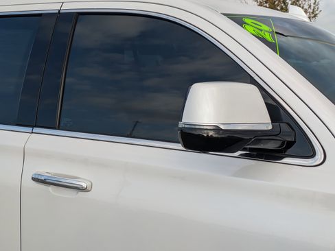 Used 2020 Cadillac Escalade Premium Luxury image 10