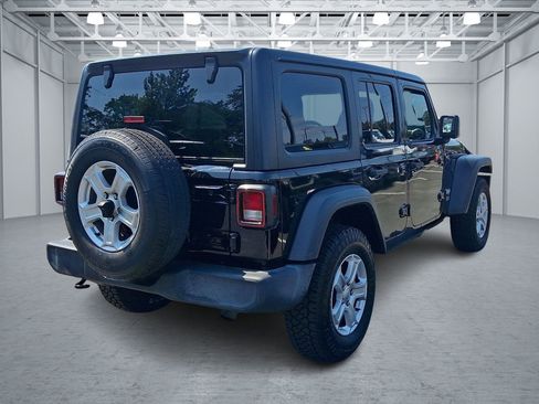 Used 2019 Jeep Wrangler Unlimited Sport S AWD/4WD image 5