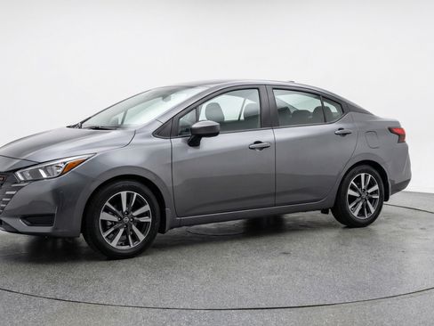 Used 2025 Nissan Versa SV FWD image 3