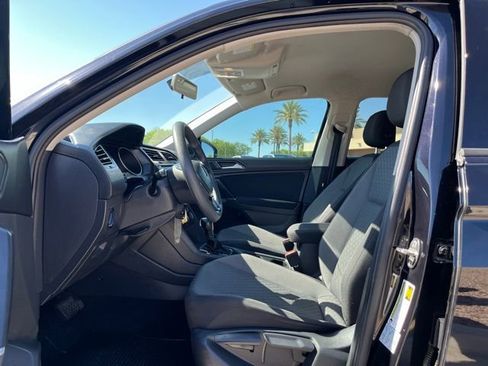Used 2018 Volkswagen Tiguan S image 9