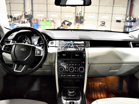 Used 2018 Land Rover Discovery Sport HSE AWD/4WD image 37