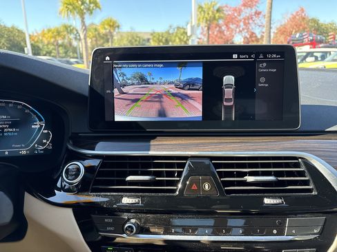 Certified 2023 BMW 530e xDrive w/ Premium Package image 25