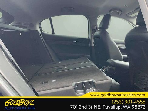 Used 2018 Alfa Romeo Stelvio AWD image 30