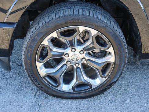 Used 2020 RAM 1500 Limited w/ Body Color Bumper Group image 7