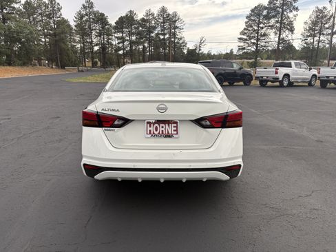 Used 2025 Nissan Altima 2.5 SV FWD image 9