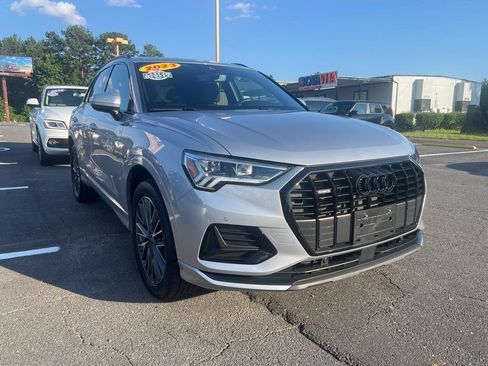 Used 2023 Audi Q3 2.0T Premium w/ Convenience Package AWD/4WD image 3