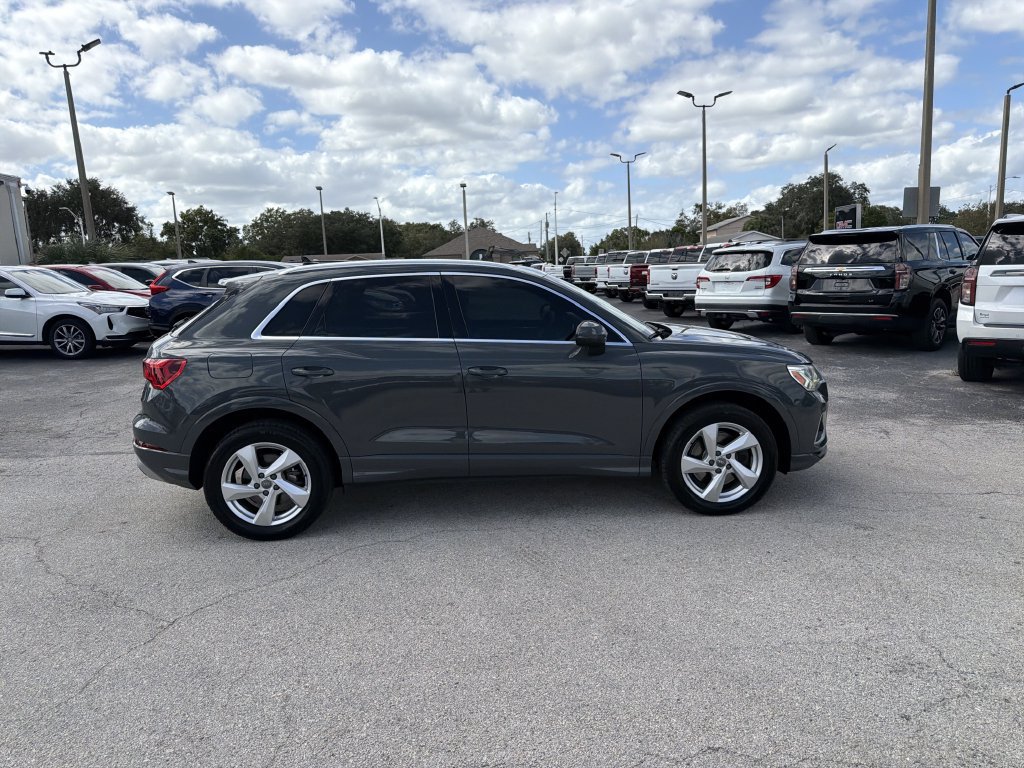 Used 2019 Audi Q3 2.0T Premium Plus w/ Premium Plus Package AWD/4WD image 2