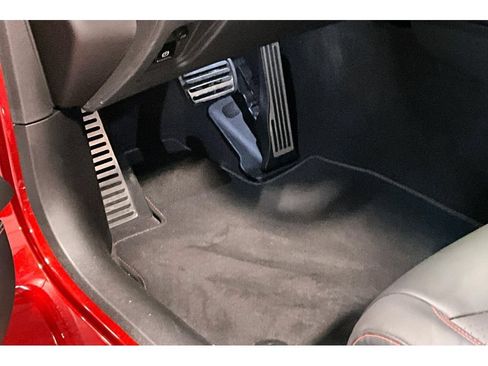 Used 2024 Chevrolet Corvette Stingray Premium Cpe w/ Z51 Performance Package RWD image 26