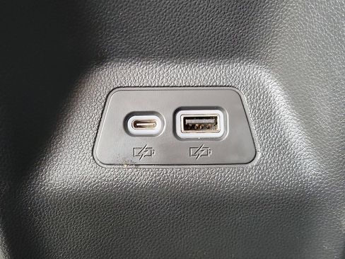 Used 2023 Buick Envision Preferred w/ Sport Touring Package AWD/4WD image 16