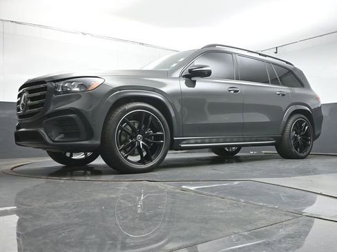 Used 2025 Mercedes-Benz GLS 450 4MATIC image 42