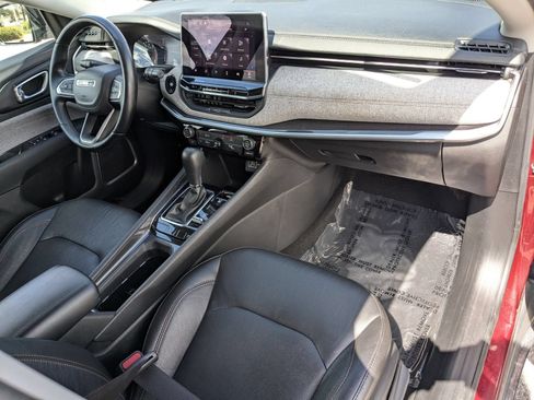 Used 2022 Jeep Compass Latitude AWD/4WD image 33