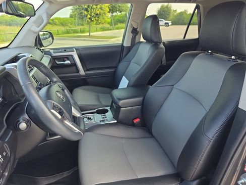 Used 2022 Toyota 4Runner SR5 Premium w/ Moonroof Package AWD/4WD image 12