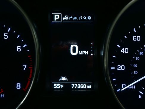 Used 2017 Hyundai Santa Fe Limited image 26