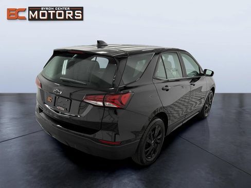 Used 2023 Chevrolet Equinox LS w/ Midnight Edition FWD image 6